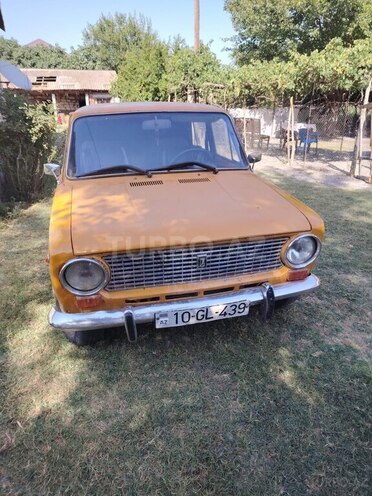 LADA (VAZ) 21011-1