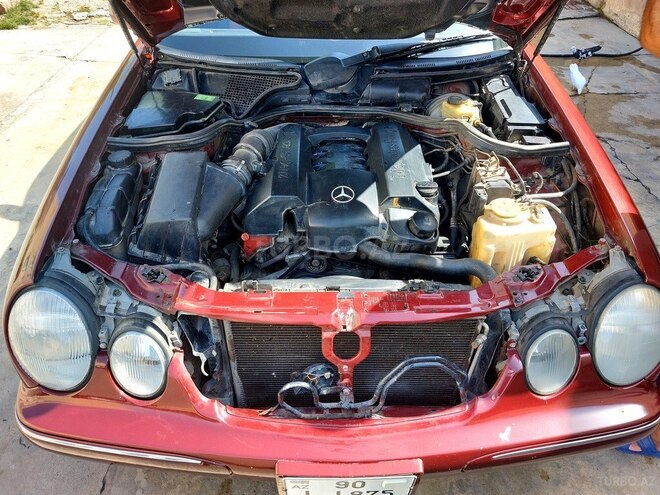 Mercedes E 240 1999, 300,000 km - 2.6 л - Sabirabad