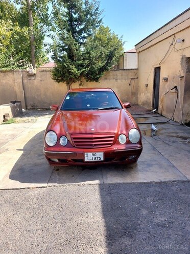 Mercedes E 240 1999, 300,000 km - 2.6 л - Sabirabad