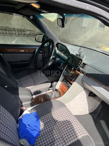 Mercedes E 200 1995, 321,000 km - 2.0 l - Sumqayıt