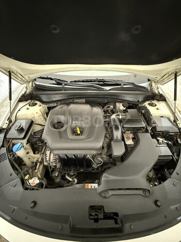 Kia K5-8