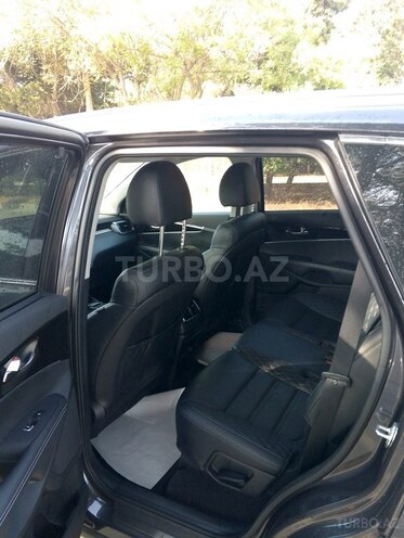 Kia Sorento-9