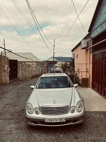 Mercedes E 240 2002, 318,470 km - 2.6 l - Bakı