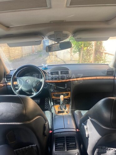 Mercedes E 240 2002, 318,470 km - 2.6 l - Bakı