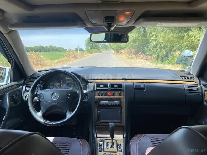 Mercedes E 320 1999, 375 km - 3.2 l - Ağdam