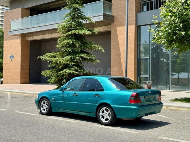 Mercedes C 240-11