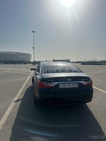 Hyundai Sonata-2
