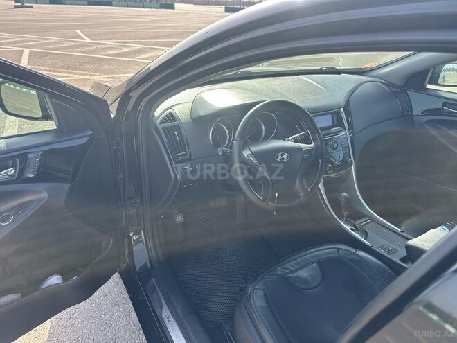 Hyundai Sonata-6