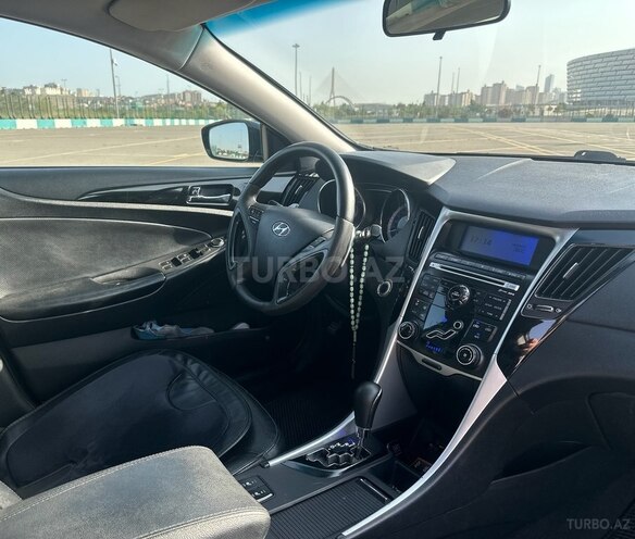 Hyundai Sonata-8