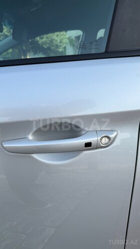 Hyundai Elantra-8