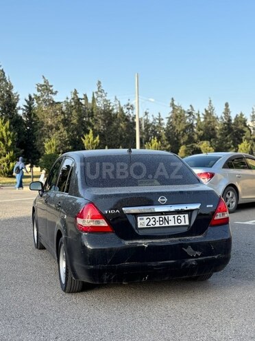 Nissan Tiida-5