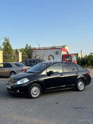 Nissan Tiida-3