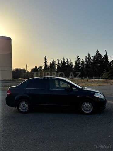 Nissan Tiida-8