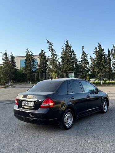 Nissan Tiida-7