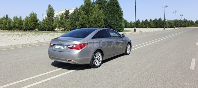Hyundai Sonata-6