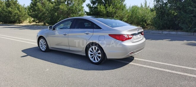 Hyundai Sonata-7