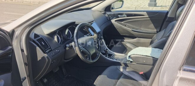 Hyundai Sonata-13