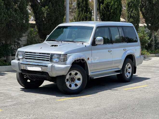 Mitsubishi Pajero-2