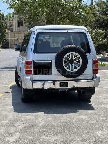 Mitsubishi Pajero-3
