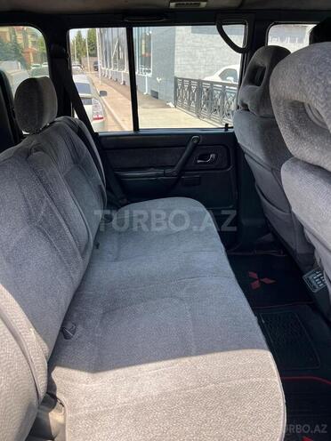 Mitsubishi Pajero-6