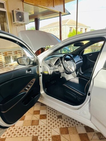 Hyundai Accent 2019, 135,300 km - 1.4 л - Gəncə