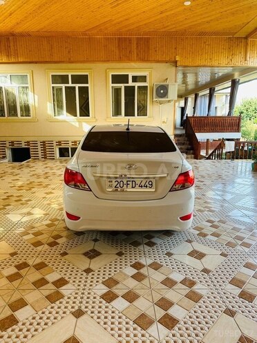 Hyundai Accent 2019, 135,300 km - 1.4 л - Gəncə