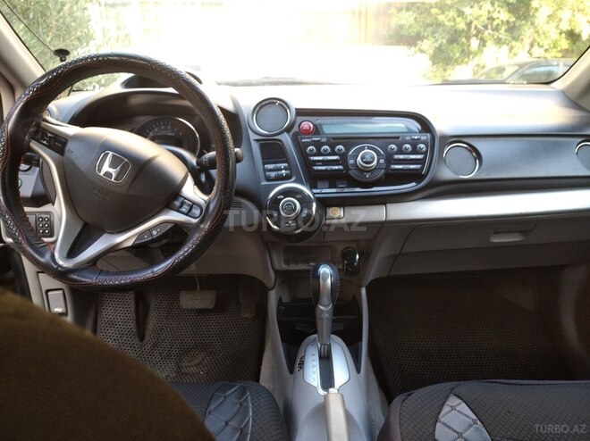 Honda Insight-7