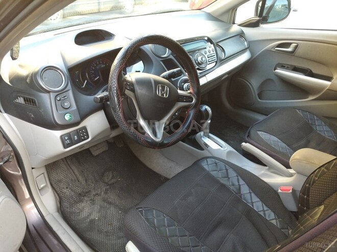 Honda Insight-4
