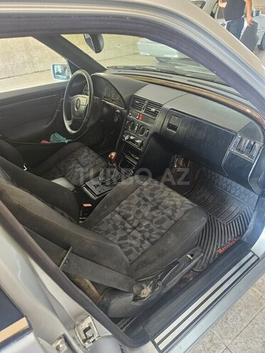 Mercedes C 220 1994, 300,000 km - 2.2 l - Şəmkir