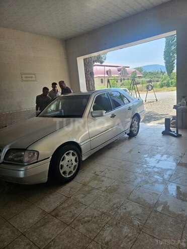 Mercedes C 220 1994, 300,000 km - 2.2 l - Şəmkir