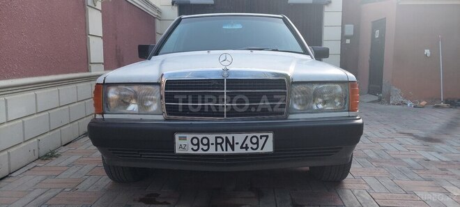 Mercedes 190-1