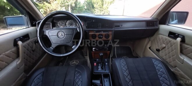 Mercedes 190-8