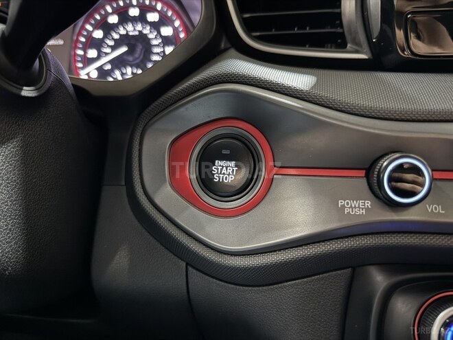 Hyundai Veloster-21