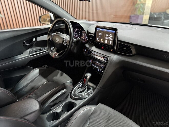 Hyundai Veloster-16