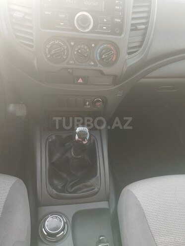 Mitsubishi L200-9