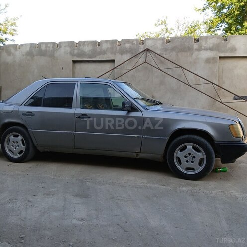 Mercedes E 250 1989, 500,889 km - 2.5 l - Ağstafa