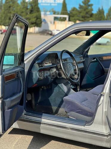 Mercedes E 220 1995, 192,694 km - 2.2 l - Gəncə