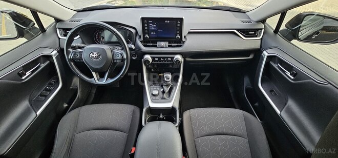 Toyota RAV4-14