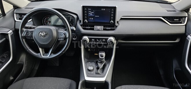 Toyota RAV4-15