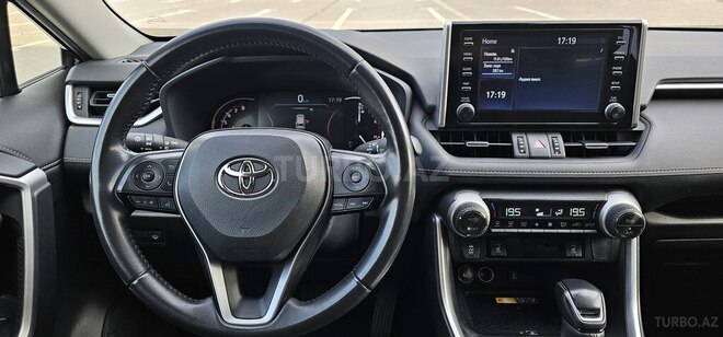 Toyota RAV4-16