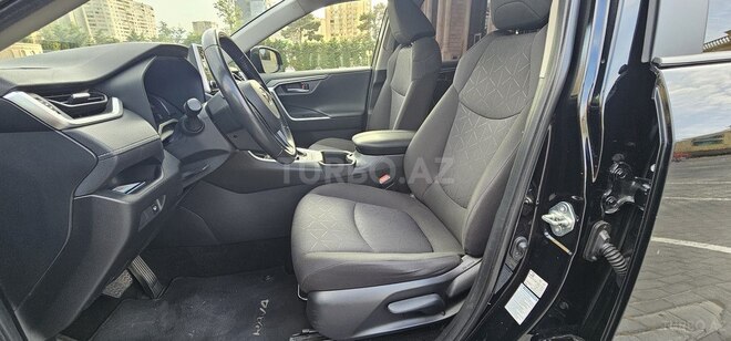 Toyota RAV4-12