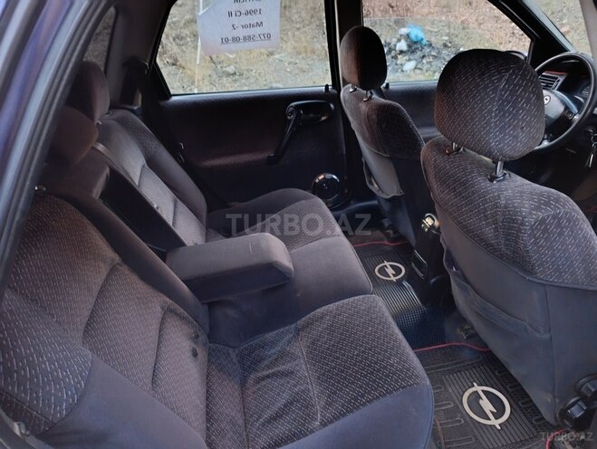 Opel Vectra 1996, 261,232 km - 2.0 l - Quba