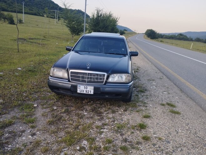 Mercedes C 220 1995, 547,134 km - 2.2 l - Qusar
