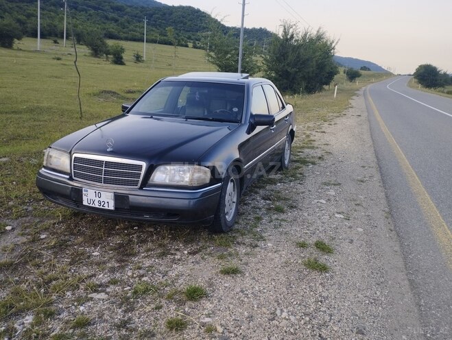 Mercedes C 220 1995, 547,134 km - 2.2 l - Qusar