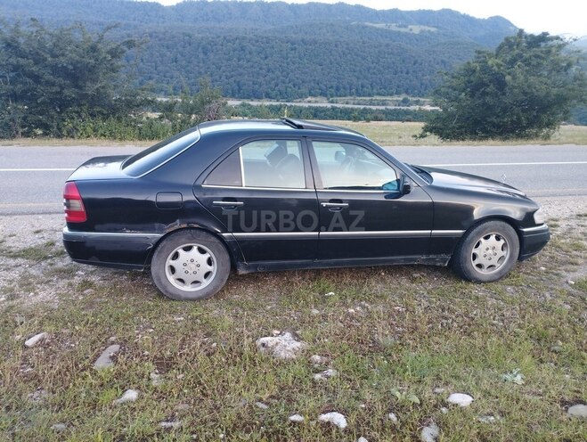 Mercedes C 220 1995, 547,134 km - 2.2 l - Qusar