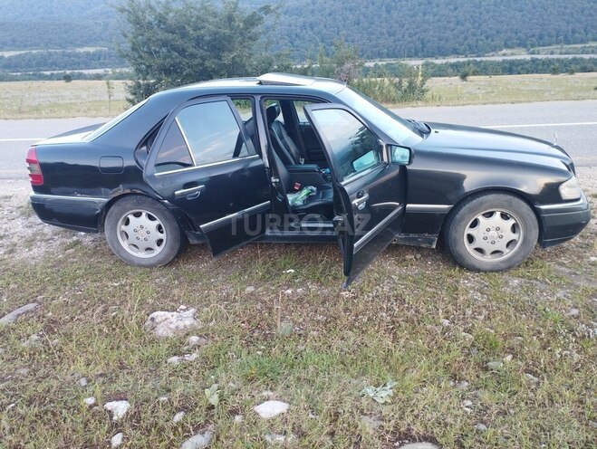 Mercedes C 220 1995, 547,134 km - 2.2 l - Qusar