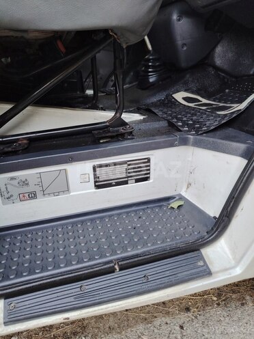 Ford Transit-14