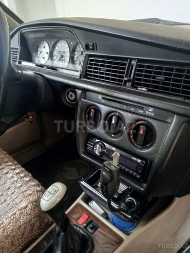 Mercedes 190 1990, 404,800 km - 2.0 l - Göygöl