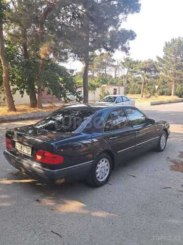 Mercedes E 240 1998, 235,000 km - 2.4 l - Bakı