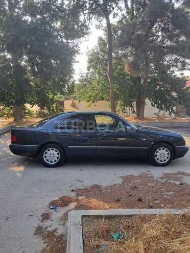 Mercedes E 240 1998, 235,000 km - 2.4 l - Bakı